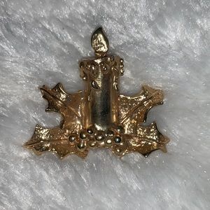 🎄Vintage Raffine Candle and Holly Brooch